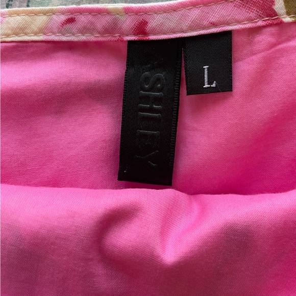 Pink floral skirt with rhinestone brooch 🌸 - Picture 8 of 9